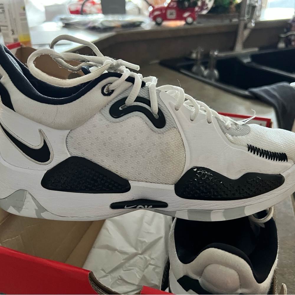 Men’s Nike Air Max Excee; worn 3x in a basketball gym